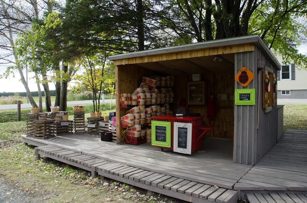 La Ferme des Trois-Ruisseaux | 4685 Boulevard du Parc-Industriel, Bécancour, QC G9H 3N3, Canada | Phone: (819) 297-2527