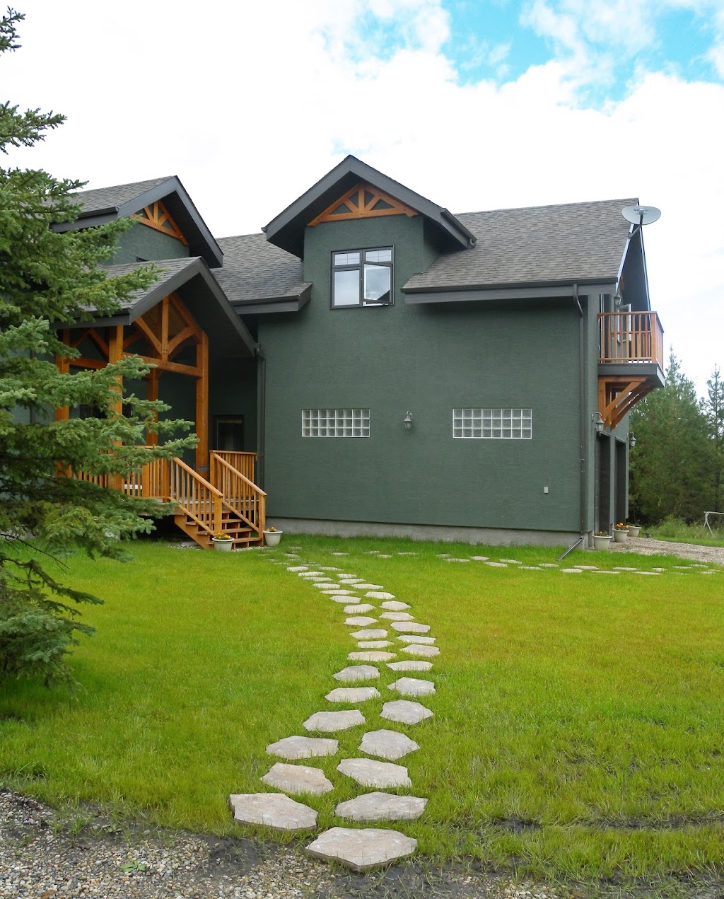 Timber Green Bed & Breakfast | Box 20 Site 13 RR 2, Rocky Mountain House, AB T4T 2A2, Canada | Phone: (403) 844-4739