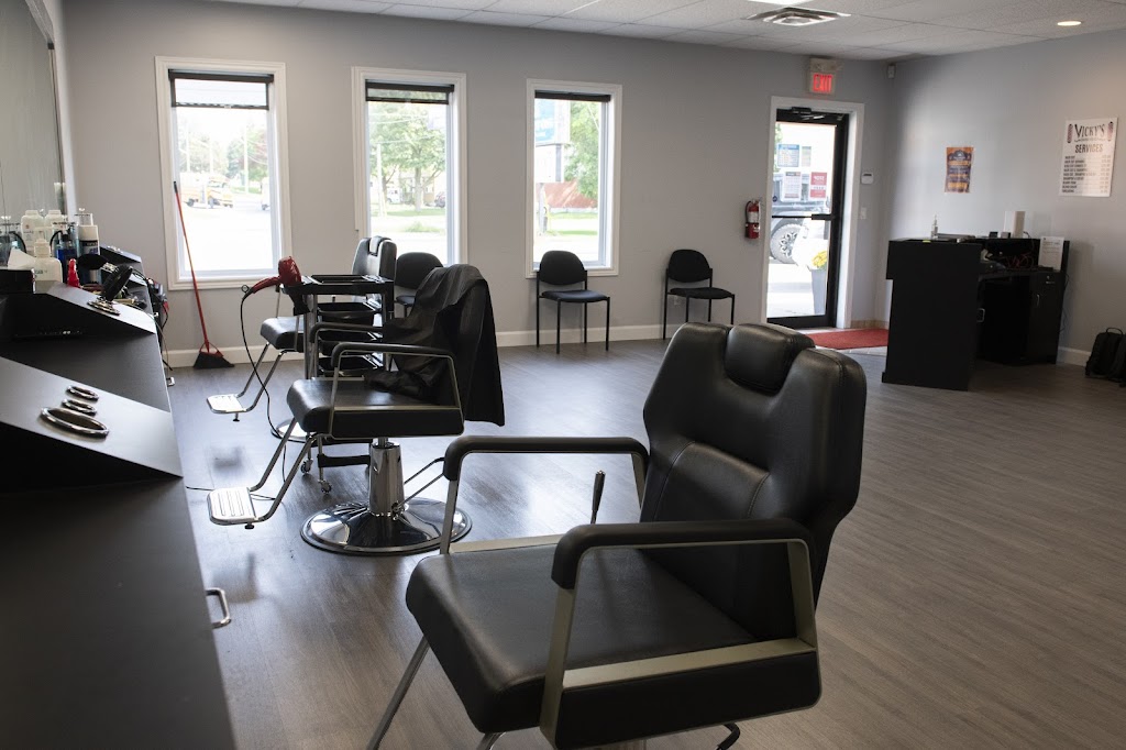 Vickys Barber Shop | 236 Norwich Ave Unit 6, Woodstock, ON N4S 3V9, Canada | Phone: (519) 532-3240