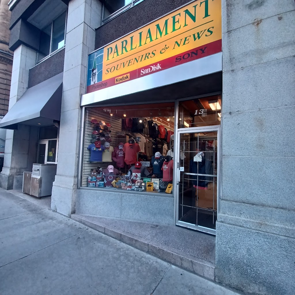 Parliament Souvenier And News | 13 Metcalfe St, Ottawa, ON K1P 5K9, Canada | Phone: (613) 232-6685