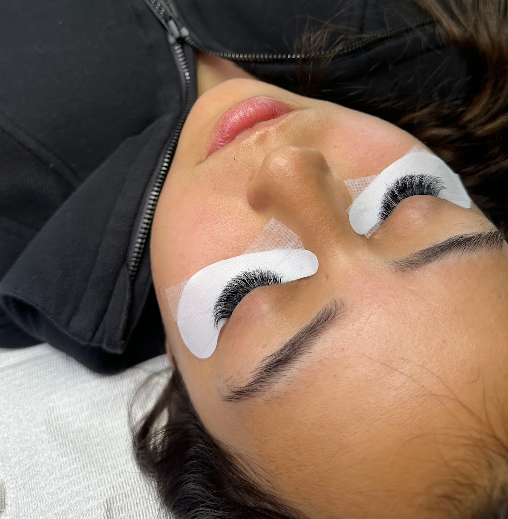 London’s Lash Lounge | 660 Garibaldi Ave, London, ON N5X 0N3, Canada | Phone: (226) 456-5274