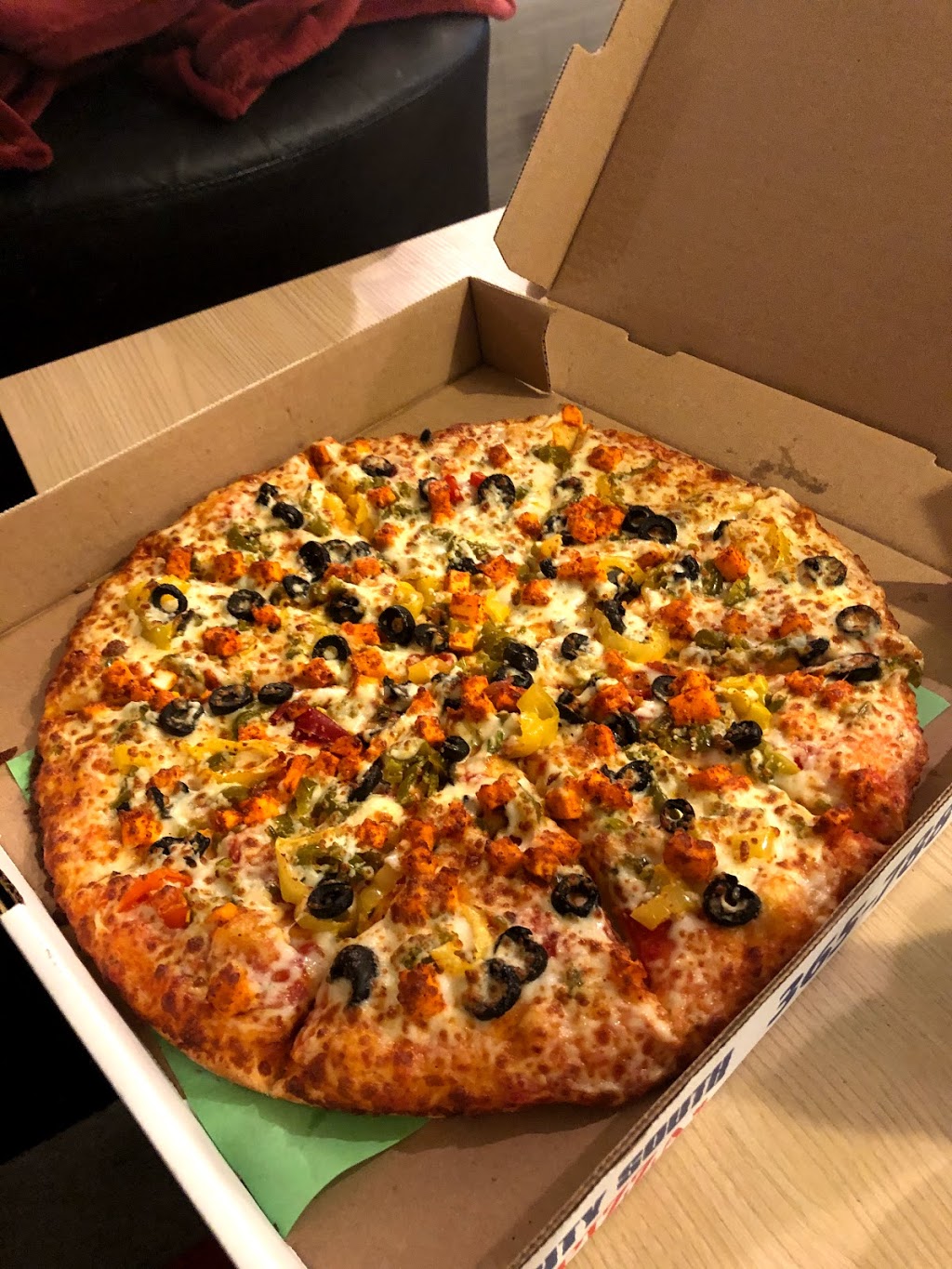 City South Pizza | 25 Kings Cross Rd, Brampton, ON L6T 3V5, Canada | Phone: (365) 788-5557