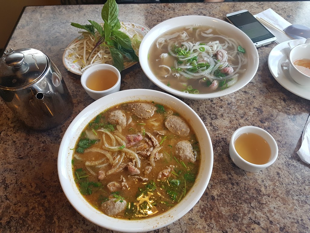 Pho Hoan Pasteur (Royal Oak) | 8108, 8650 112 Ave NW, Calgary, AB T3R 0R5, Canada | Phone: (587) 353-2188