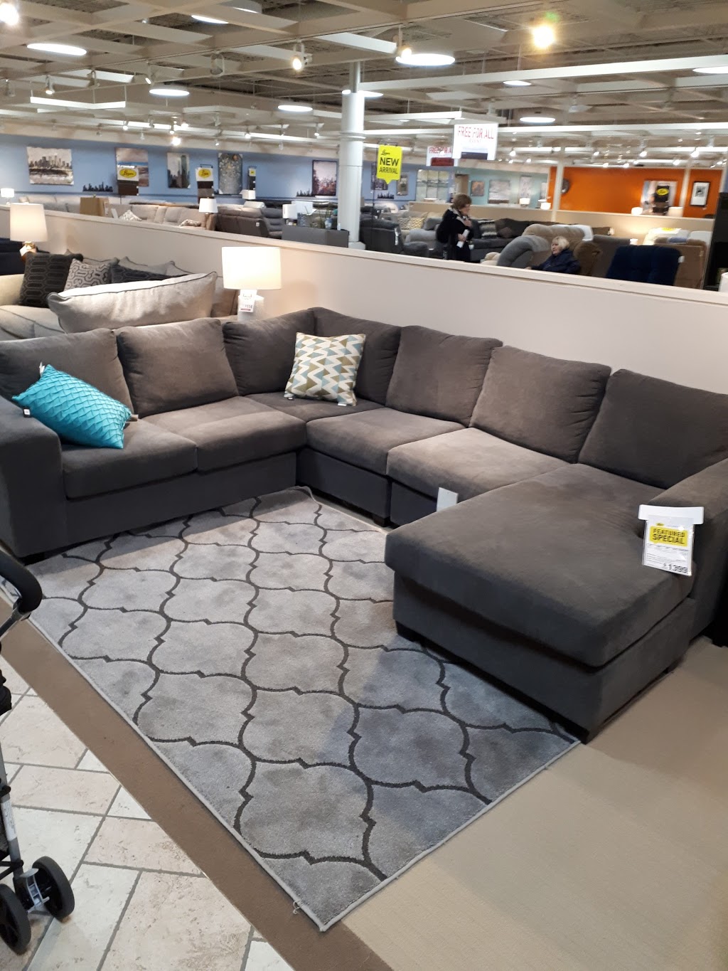 Leons Furniture | 20 McLevin Ave, Scarborough, ON M1B 2V5, Canada | Phone: (416) 291-3818