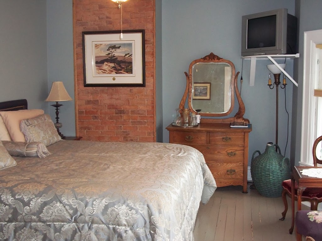 Green Oaks B&B | 1376 York Rd, St. Davids, ON L0S 1P0, Canada | Phone: (905) 329-1563