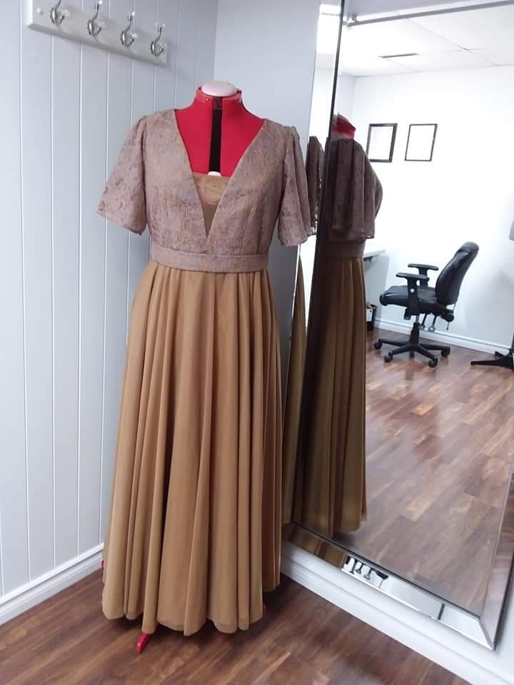 Lolas Dress and Alteration | 6325 58 Ave, Red Deer, AB T4N 6E2, Canada | Phone: (403) 357-4717