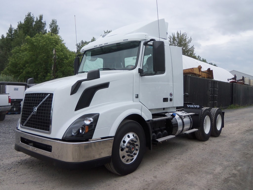 Camions Volvo Montréal | 180 Rue Royale, Les Coteaux, QC J7X 1A6, Canada | Phone: (450) 267-4994