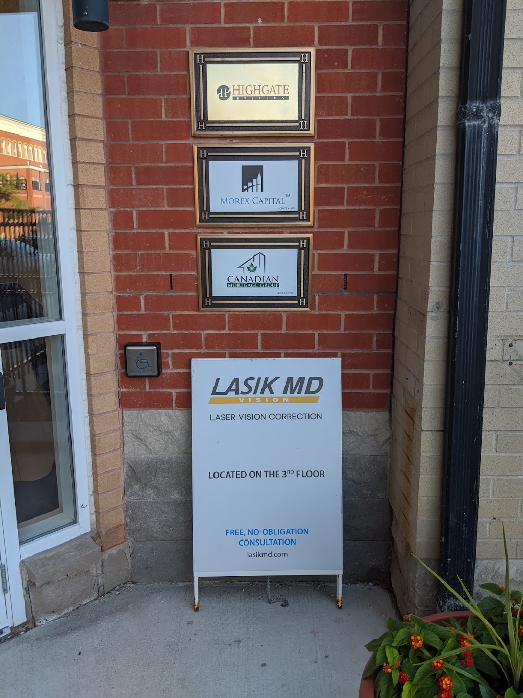 LASIK MD | 5025 Orbitor Drive Building 2, 3rd floor, Mississauga, ON L4W 4Y5, Canada | Phone: (416) 362-8677