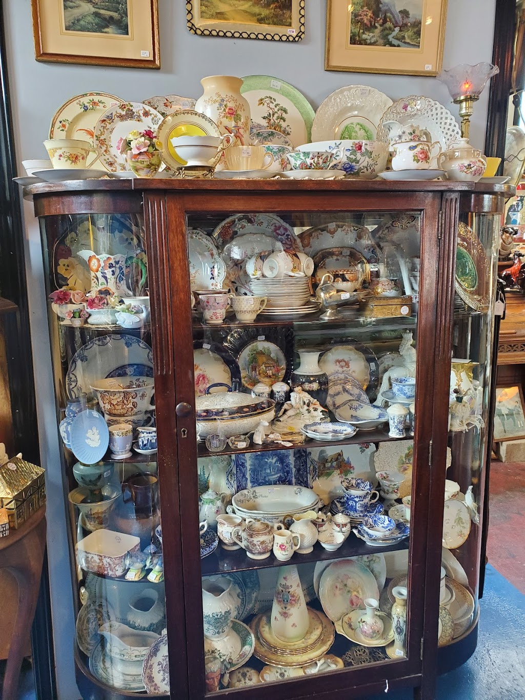 White Elephant Antiques and Uniques | 1604 Cariboo Hwy, Clinton, BC V0K 1K0, Canada | Phone: (250) 457-0085