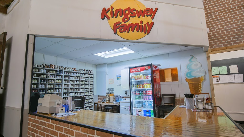 Kingsway Lanes & Restaurant | 215 Riverside Dr, Welland, ON L3C 5E3, Canada | Phone: (905) 735-2141