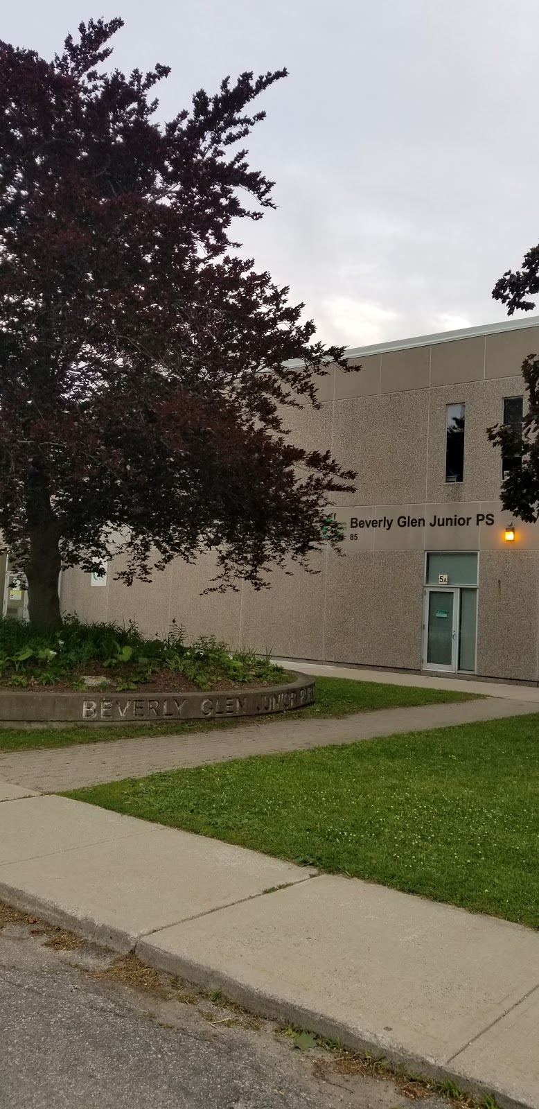 Beverly Glen Junior Public School | 85 Beverly Glen Blvd, Scarborough, ON M1W 1W4, Canada | Phone: (416) 396-6055