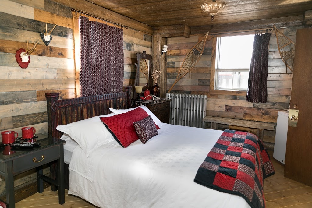 Rockyview Hotel | 304 1 St W, Cochrane, AB T4C 1X8, Canada | Phone: (403) 932-2442