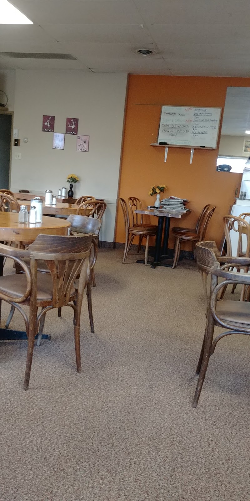 Clavet Cafe | 10 Main St, Clavet, SK S0K 0Y0, Canada | Phone: (306) 933-2882