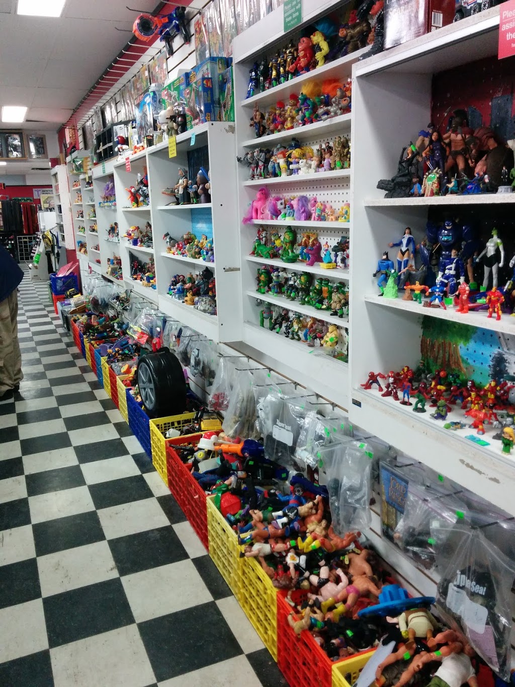 Comic Alley Toys | 9 Bond St W, Oshawa, ON L1G 1A1, Canada | Phone: (905) 433-8697