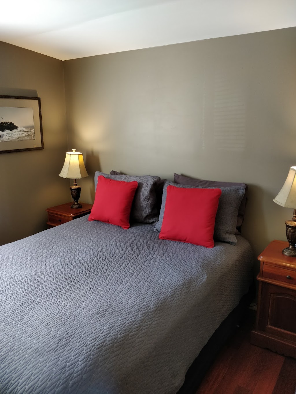 Seaview Resort | 911 McFeely Dr, Qualicum Beach, BC V9K 2B7, Canada | Phone: (250) 752-6671