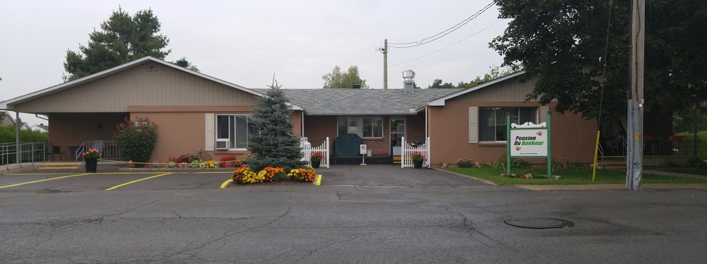 Pension Du Bonheur | 176 St Joseph St, Alfred, ON K0B 1A0, Canada | Phone: (613) 679-4248