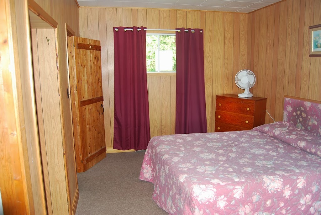 Hide Away Lodge | 323 Hideaway Rd, Kagawong, ON P0P 1J0, Canada | Phone: (705) 282-8882