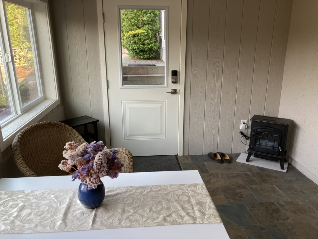 Arbutus Rise Guest Suite | 1588 Arbutus Ave, Comox, BC V9M 2T6, Canada | Phone: (250) 897-5674