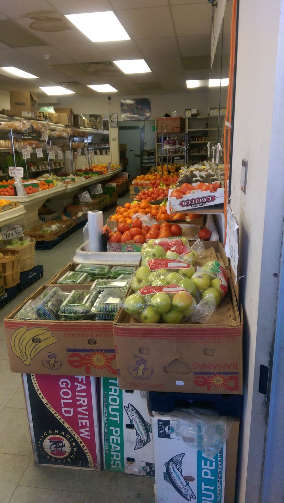 Jannys Fruit Market | 2541 Danforth Ave, Toronto, ON M4C 1L1, Canada | Phone: (647) 347-7996