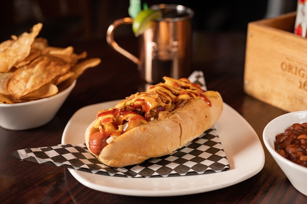 Hot Diggity Doggery | 1475 St Edward Blvd N, Lethbridge, AB T1H 2P9, Canada | Phone: (403) 942-2891