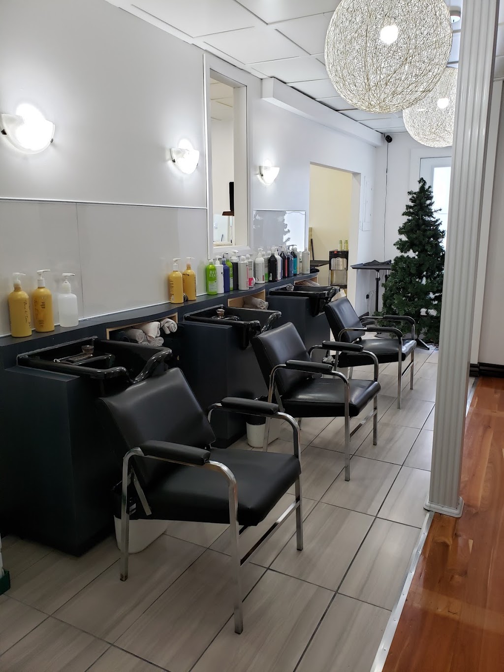 Coiffure Tendance 2000 Enr | 310 Rue Saint-Georges, Victoriaville, QC G6P 3A2, Canada | Phone: (819) 752-5250