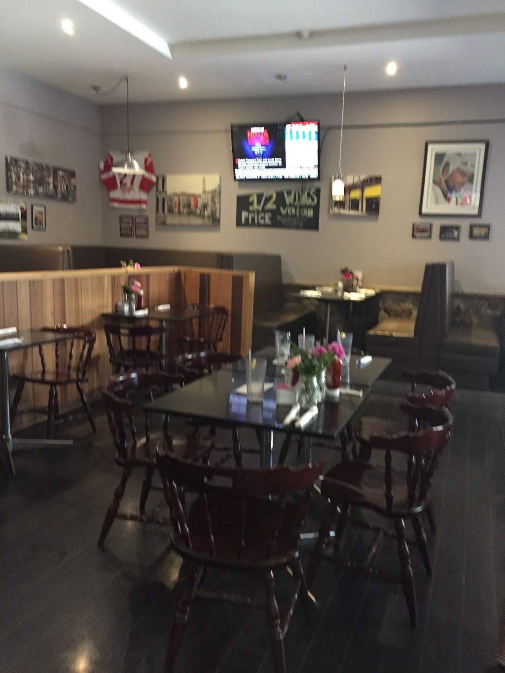 In This Corner Bar and Grill | 17250 ON-27 #6, Schomberg, ON L0G 1T0, Canada | Phone: (905) 939-1000