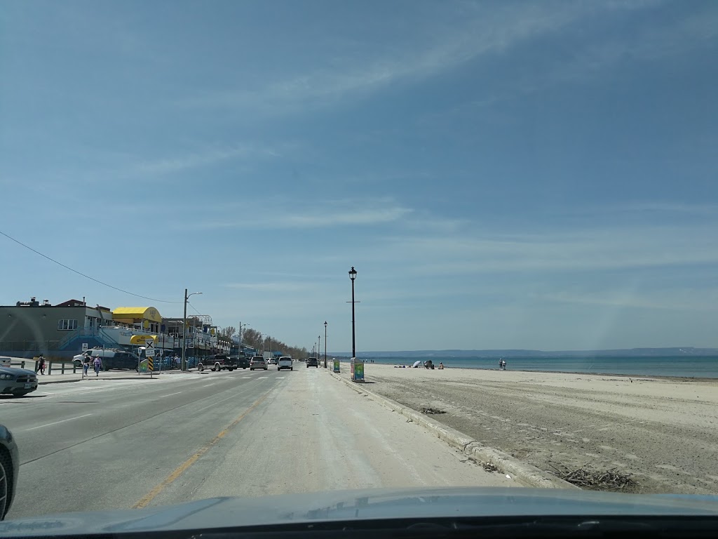 Wasaga Beach Municipal Parking | 17 Spruce St, Wasaga Beach, ON L9Z 2X1, Canada