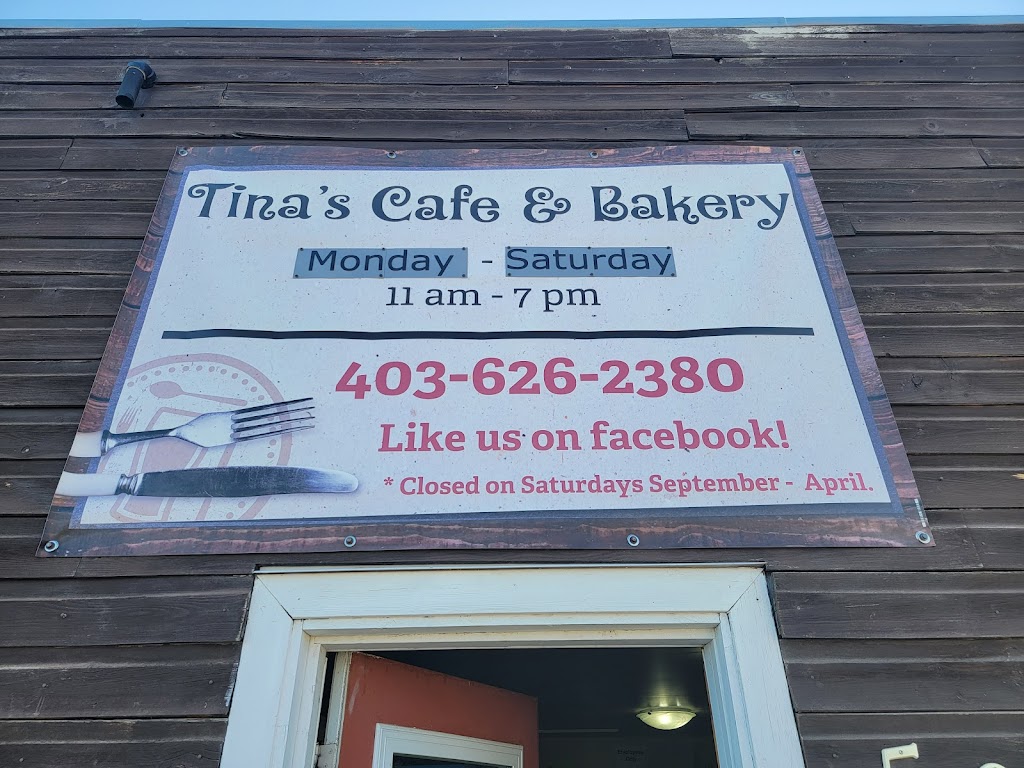 Tinas Cafe & Bakery | 52 Main Ave NW, Glenwood, AB T0K 2R0, Canada | Phone: (403) 626-2380