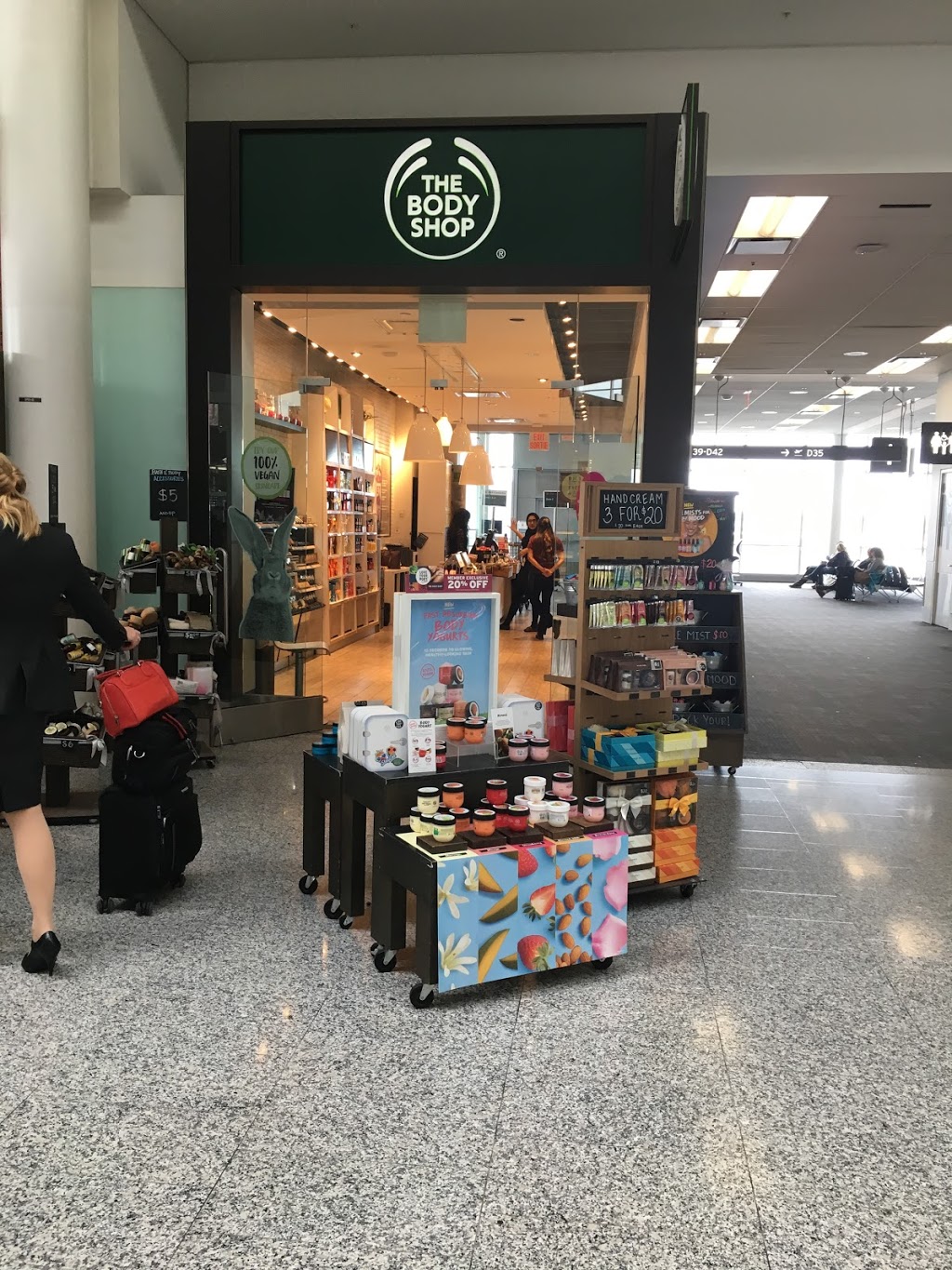 The Body Shop | Terminal 1, 6301 Silver Dart Dr, Mississauga, ON L4W 1S9, Canada | Phone: (905) 673-7263