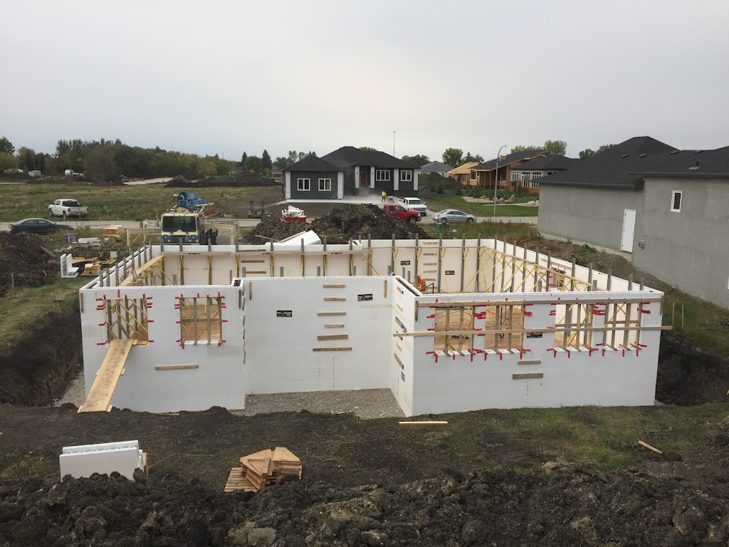 Marquee Builders | 110 Pioneers Trail, Lorette, MB R5K 0Y6, Canada | Phone: (204) 990-3381