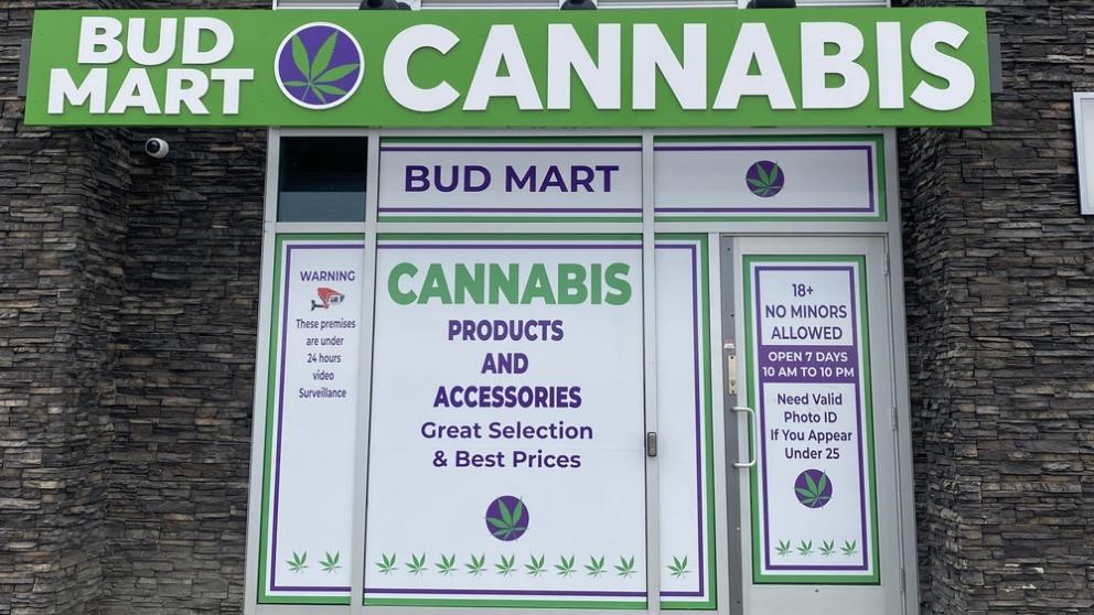 Bud Mart Weed Dispensary Chestermere | 100 Range Rd 283 #107, Chestermere, AB T1X 0V2, Canada | Phone: (587) 349-1444
