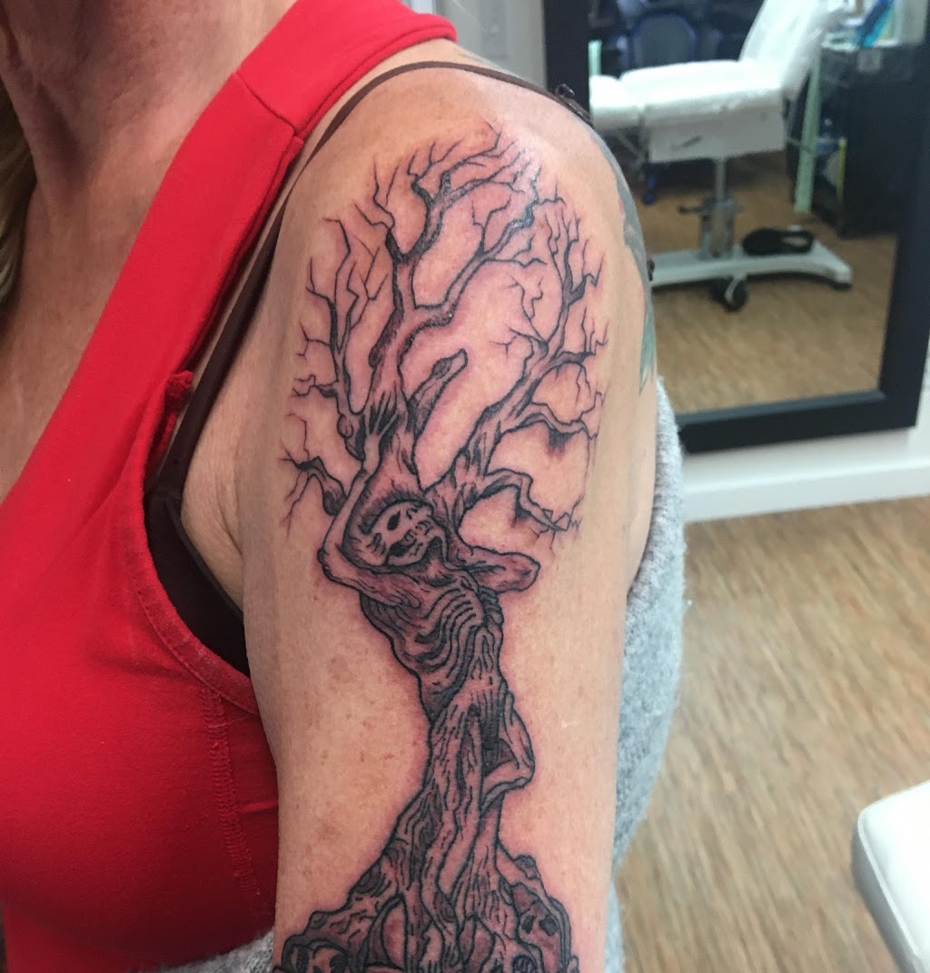 Skin Deep Tattoos | 3030 Kilpatrick Ave #713, Courtenay, BC V9N 8P1, Canada | Phone: (250) 703-6282