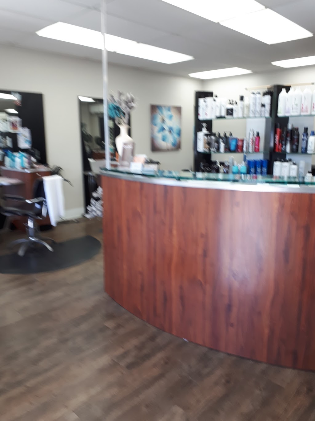 Carousel Salon & Spa | 4 Park Ave W, Elmira, ON N3B 1L2, Canada | Phone: (519) 669-2786