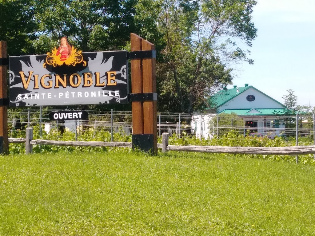 Vignoble Ste-Pétronille - Winery & Cidery | 8705 Chem. Royal, Sainte-Pétronille, QC G0A 4C0, Canada | Phone: (418) 828-9554