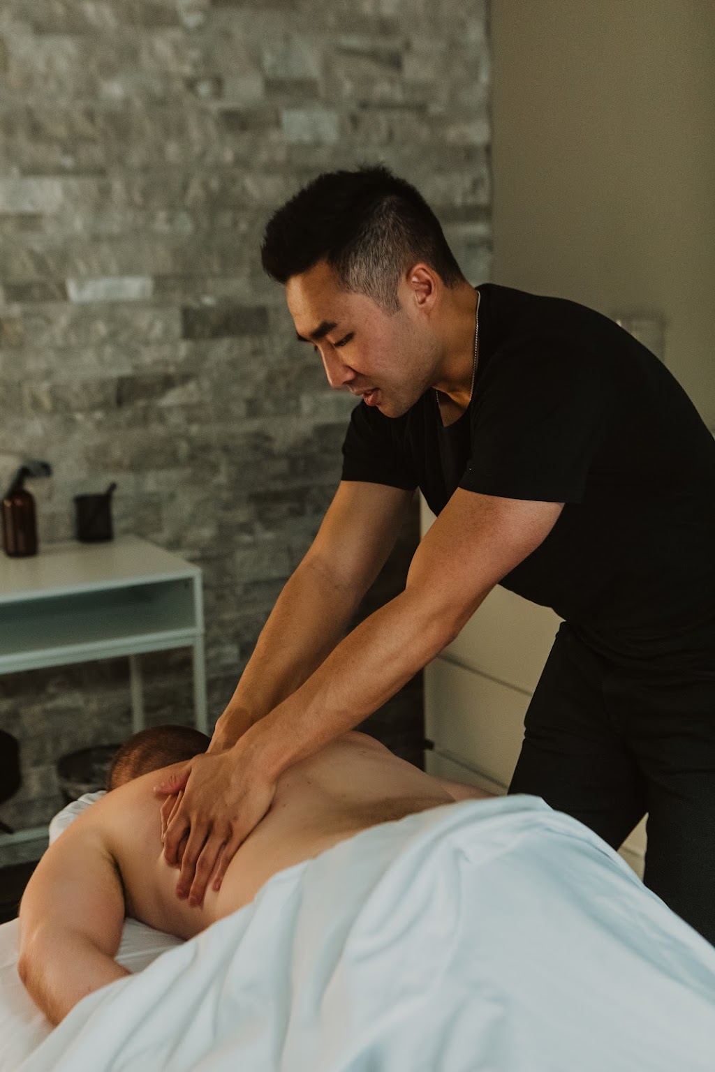 Manthew NG, Registered Massage Therapist | 11012 Macleod Trail SE #403, Calgary, AB T2J 6A5, Canada | Phone: (403) 452-5450