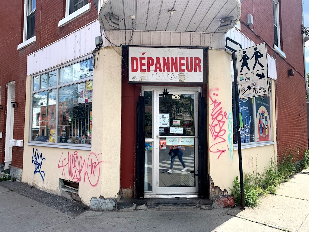 Depanneur Yue | 252 de, Courcelle St, Montreal, QC H4C 3B7, Canada | Phone: (514) 939-1123