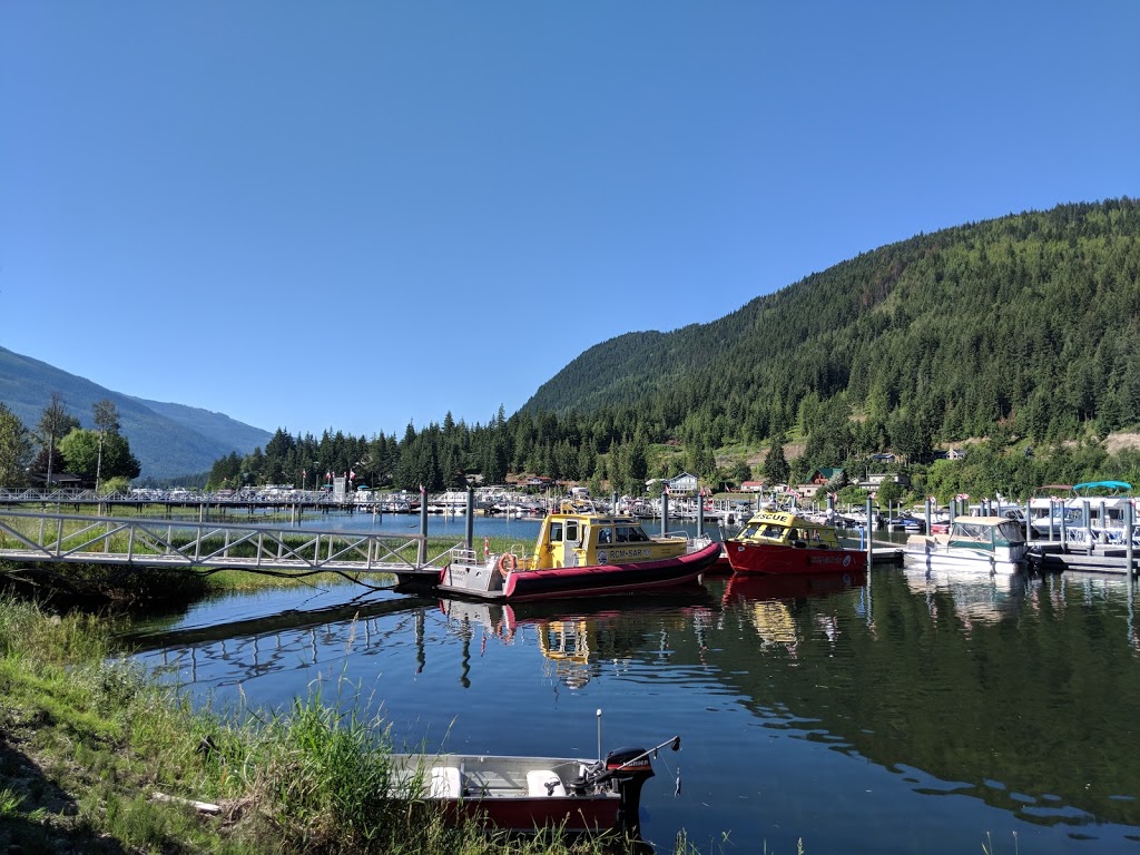 Bluewater House Boat Vacations | 110 Weddup St, Sicamous, BC V0E 2V1, Canada | Phone: (250) 836-2255