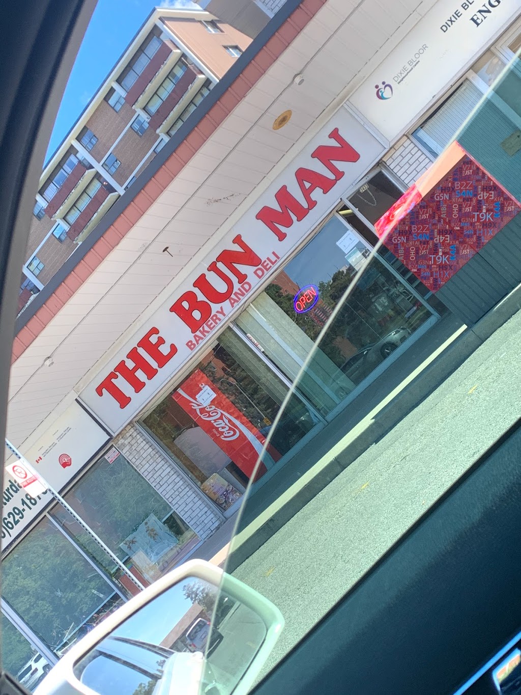 The Bun Man | 3433 Fieldgate Drive, Mississauga, ON L4X 2J4, Canada | Phone: (905) 624-3135