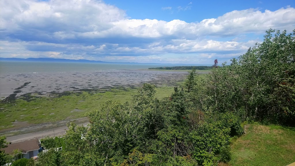 Auberge De LAnse | 100 Rte de lAnse-au-Persil, Rivière-du-Loup, QC G5R 5Z6, Canada | Phone: (800) 556-0406