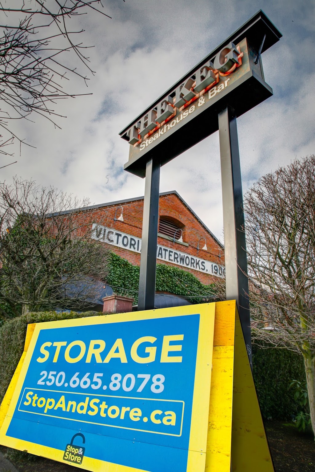 Stop and Store Victoria | 3950 Quadra St, Victoria, BC V8X 1J6, Canada | Phone: (250) 665-8078