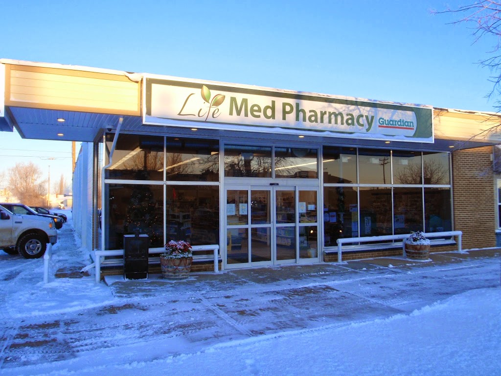 Life Med Pharmacy GUARDIAN | 218 Centre St, Vulcan, AB T0L 2B0, Canada | Phone: (403) 485-2552