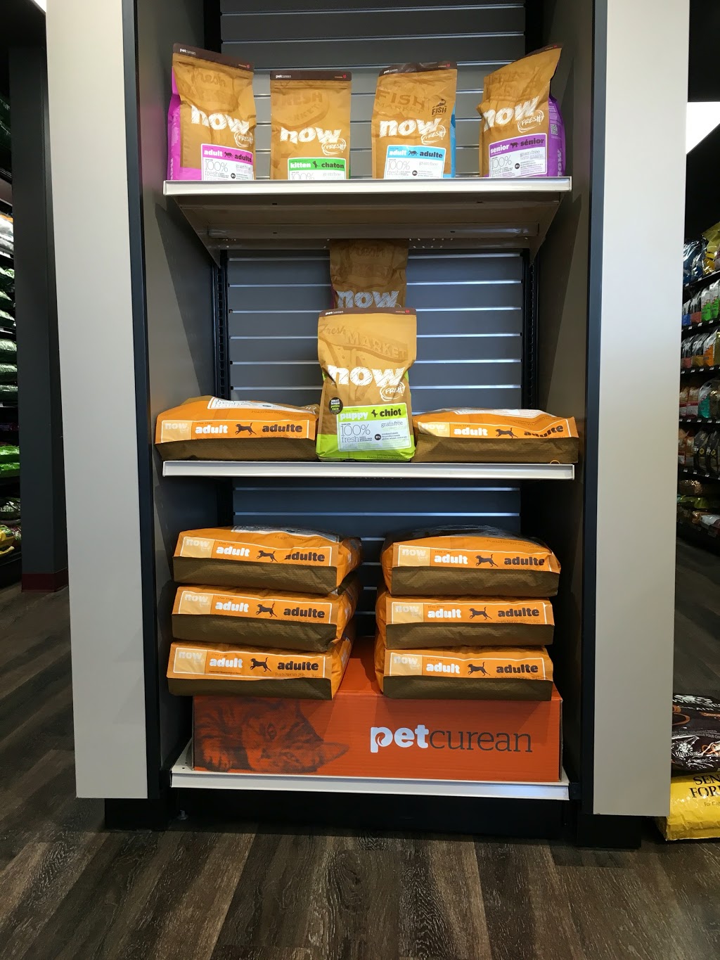 Global Pet Foods | 425 University Ave, Waterloo, ON N2K 4C9, Canada | Phone: (519) 579-9494