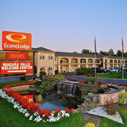 Econo Lodge at the Falls North | 5919 Niagara Falls Blvd, Niagara Falls, NY 14304, USA | Phone: (716) 283-1100