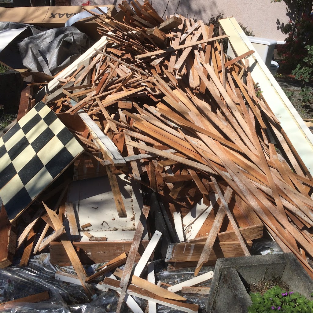 GFH Junk Removal | 6781 Amwell Dr, Brentwood Bay, BC V8M 1A1, Canada | Phone: (250) 589-4285