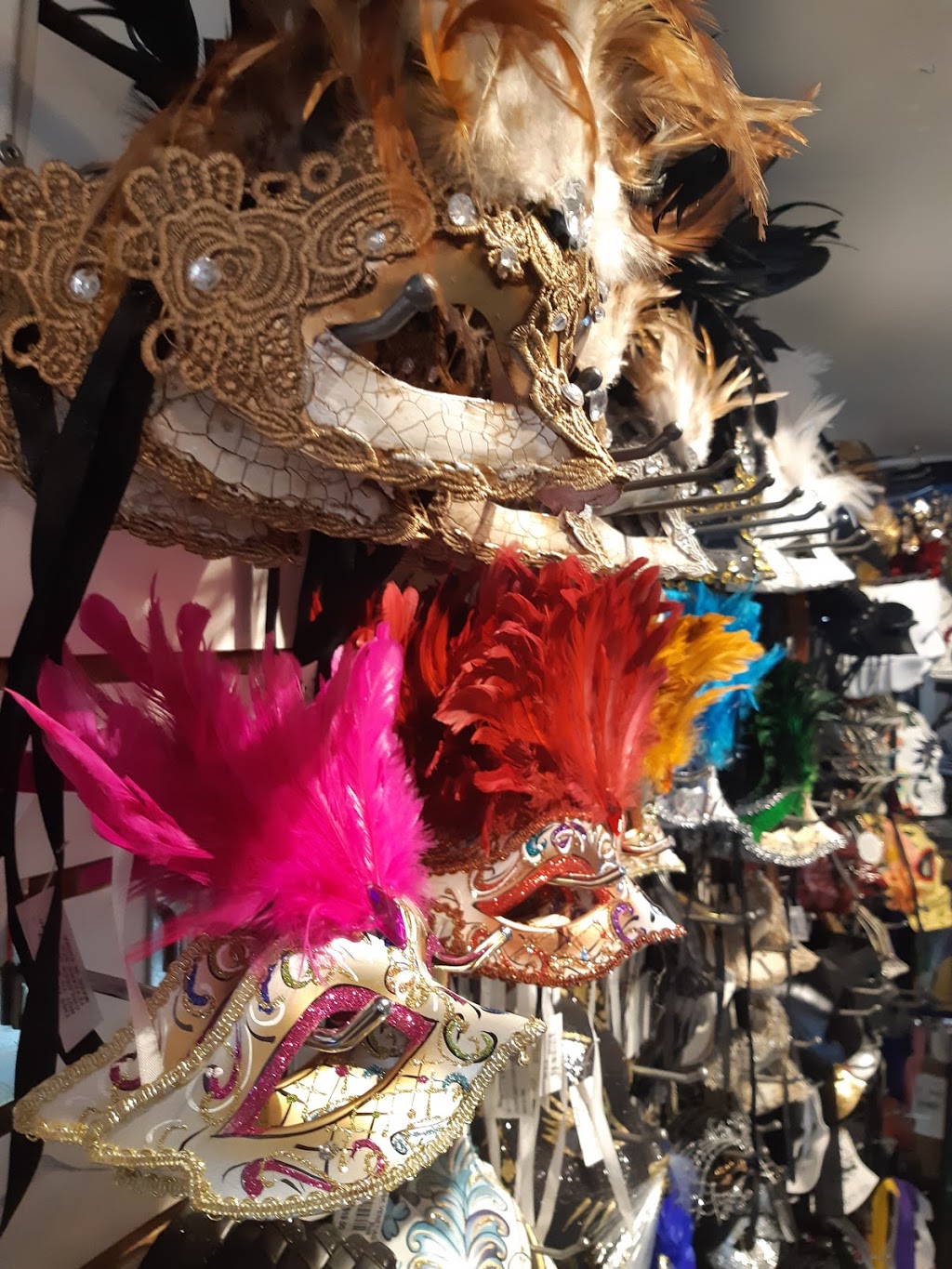 Candys Costume Shop | 685 Mt Pleasant Rd, Toronto, ON M4S 2N2, Canada | Phone: (416) 487-5794