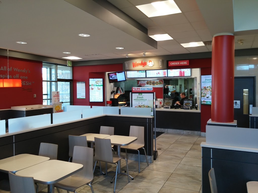 Wendys | 1520 Aimco Blvd, Mississauga, ON L4W 1H7, Canada | Phone: (905) 624-0453