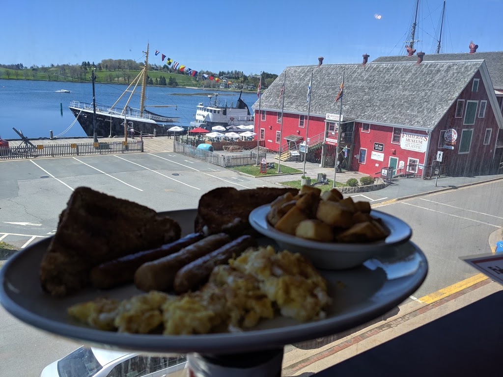 The South Shore Fish Shack | 108 Montague St, Lunenburg, NS B0J 2C0, Canada | Phone: (902) 634-3232