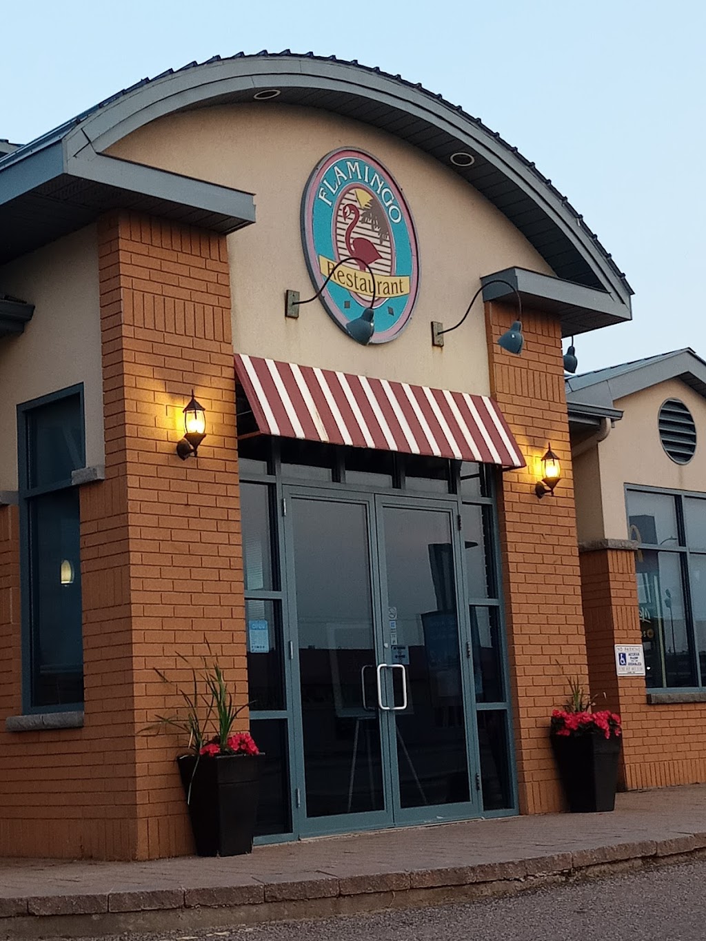 Flamingo Restaurant | 435 OBrien Rd, Renfrew, ON K7V 3Z3, Canada | Phone: (613) 432-5478