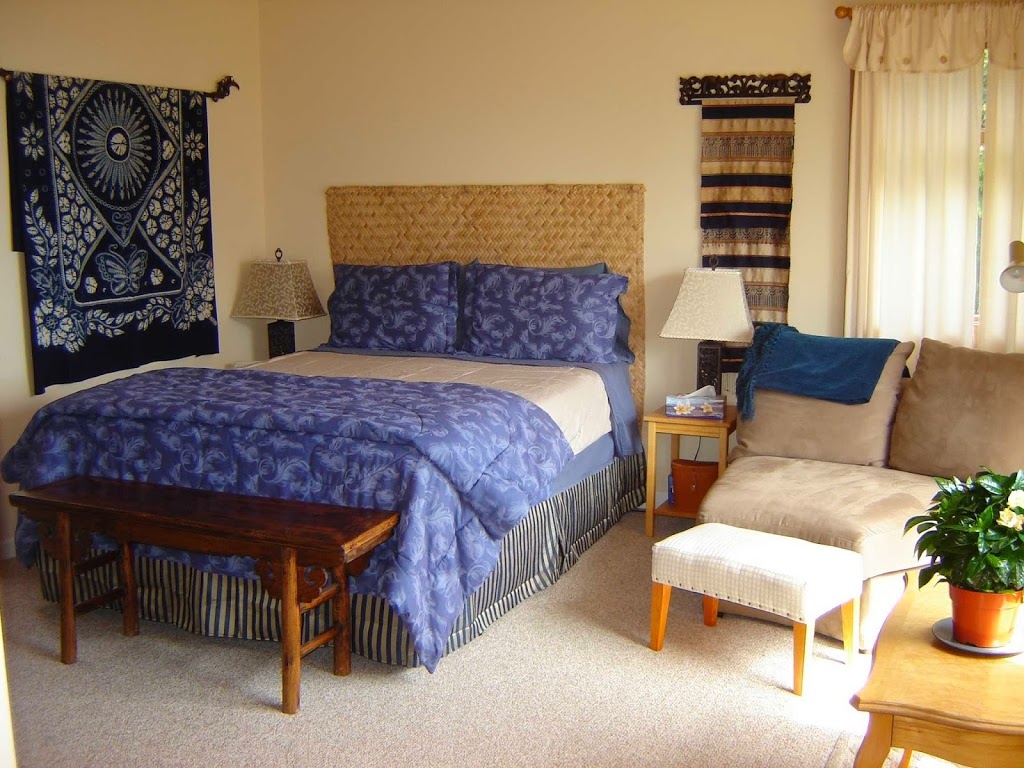 Secret Beach B&B Suites | 995 Grandview Rd, Gibsons, BC V0N 1V3, Canada | Phone: (604) 255-9449