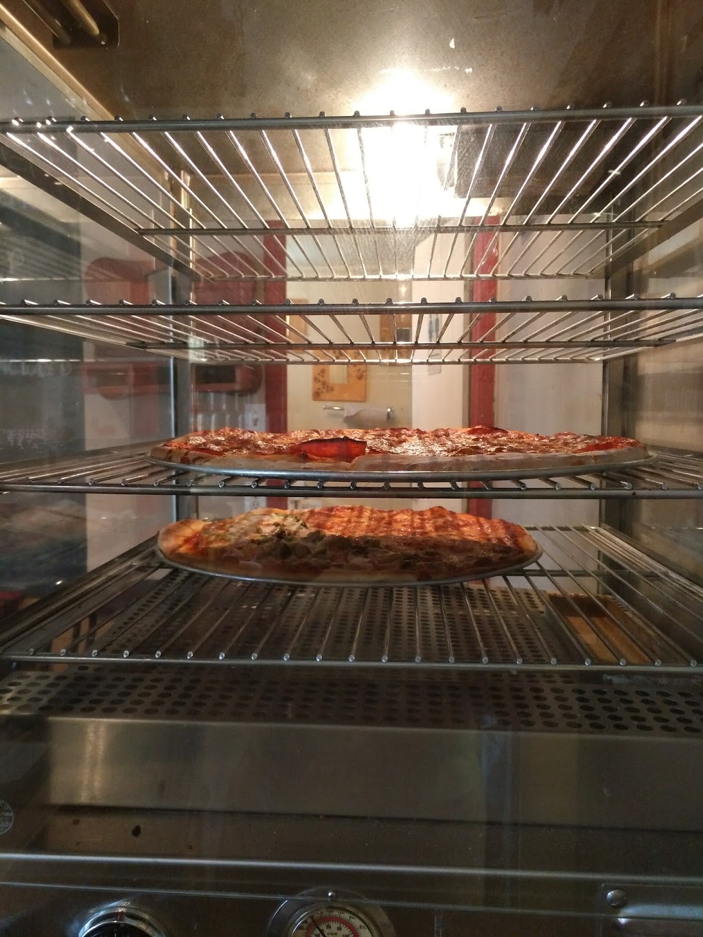 MJMD Pizza de Luigi | Valley Dr, Wakefield, QC J0X 3G0, Canada | Phone: (819) 720-0021